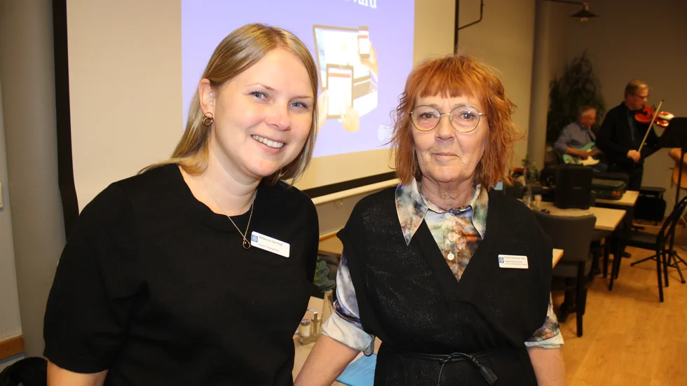 Rebecca Stenfeldt och Annelie Birgerson Widin från Region Östergötland, informerade PRO Finspång om nya appen "Din vård" och 1177.se. 