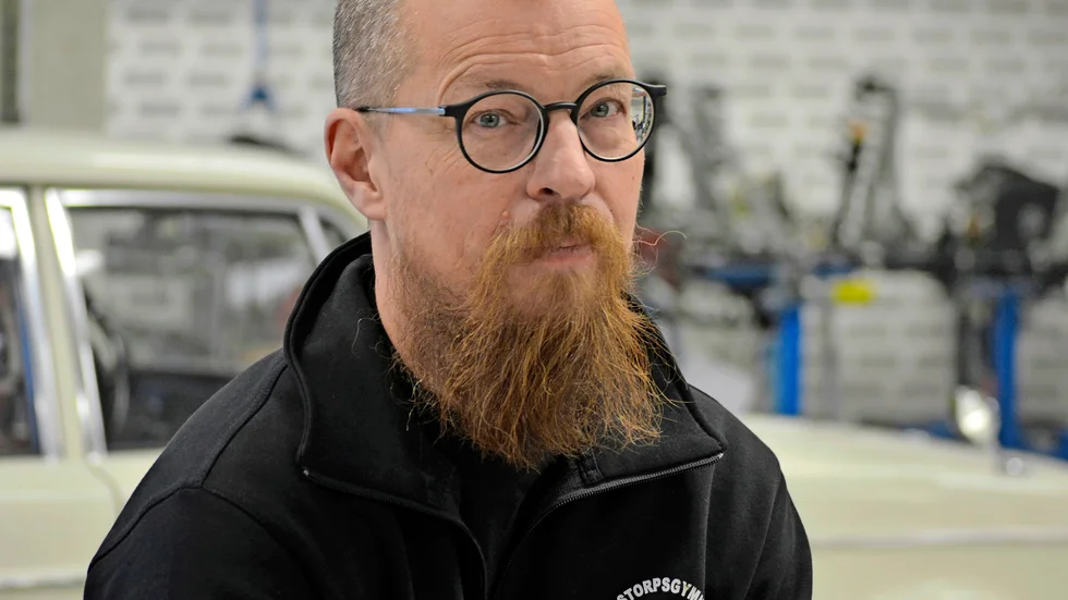 Läraren Nils-Gunnar Johansson tycker det är alldeles lysande att programmet har fler elever. 