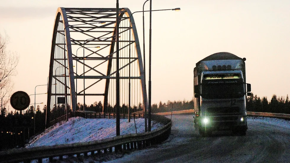 Bygg en ny trafikled från E4 till Sundgrundsbron, föreslår skribenten