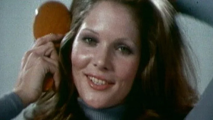 Konceptet ”100 % förnybar reklam” innebär att Skellefteå Kraft inte gör någon ny reklam utan istället återanvänder gamla reklamfilmer från 1960- och 70-talet.