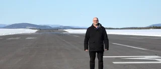 Chefen slutar efter nästan 30 år