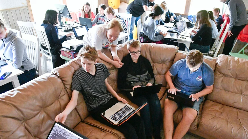 En av aktiviteterna på genicampingen var programmering.