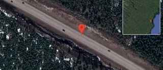 Lastbil stillastående på E4 - helt stopp i ett körfält