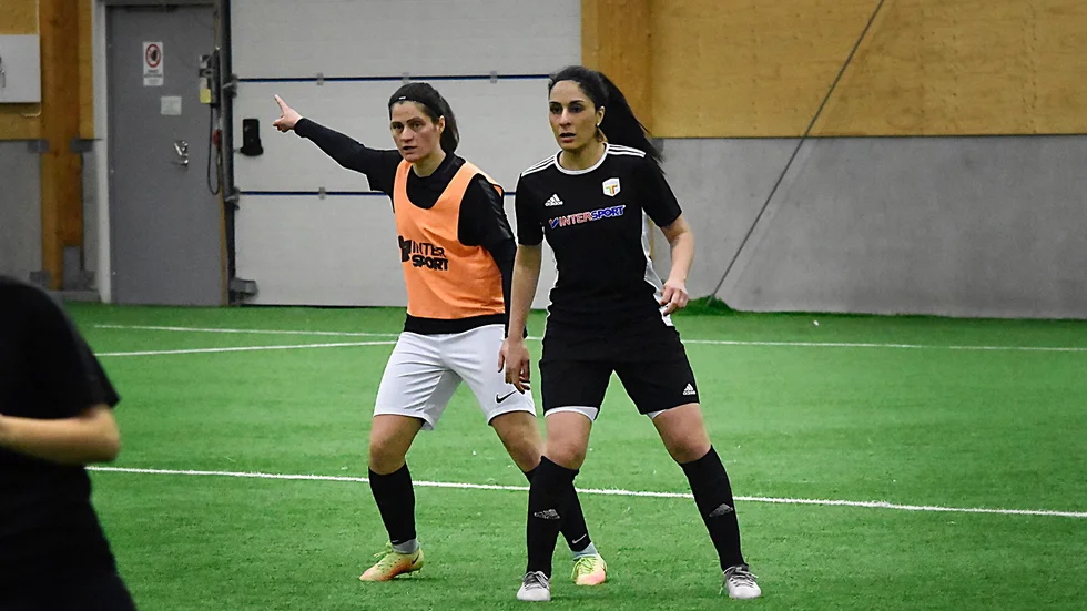 Nyförvärven Albina Rrhamani och Parva Zarassi får spela på en mindre plan i helgen.