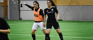 Viktig match spelas på mindre plan