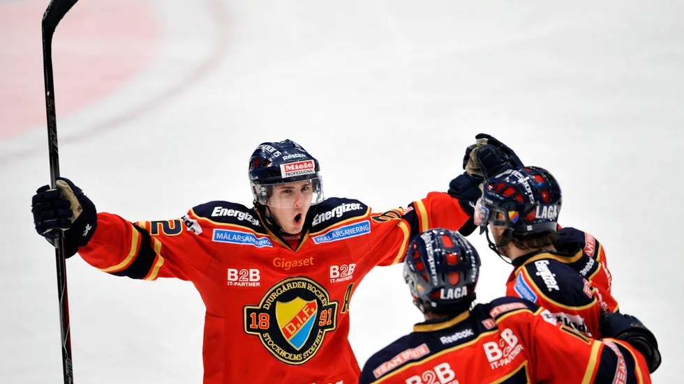 Marcus Krüger, vänster, spelade senast i Djurgården 2011. Arkivbild.