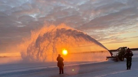 Snöbågens sol. Isvägen utanför Södra hamn i Luleå fotades på detta vis av Ann-Christin Tornberg.