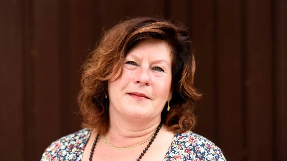 Socialpolitik. Riitta brinner för de socialpolitiska frågorna.