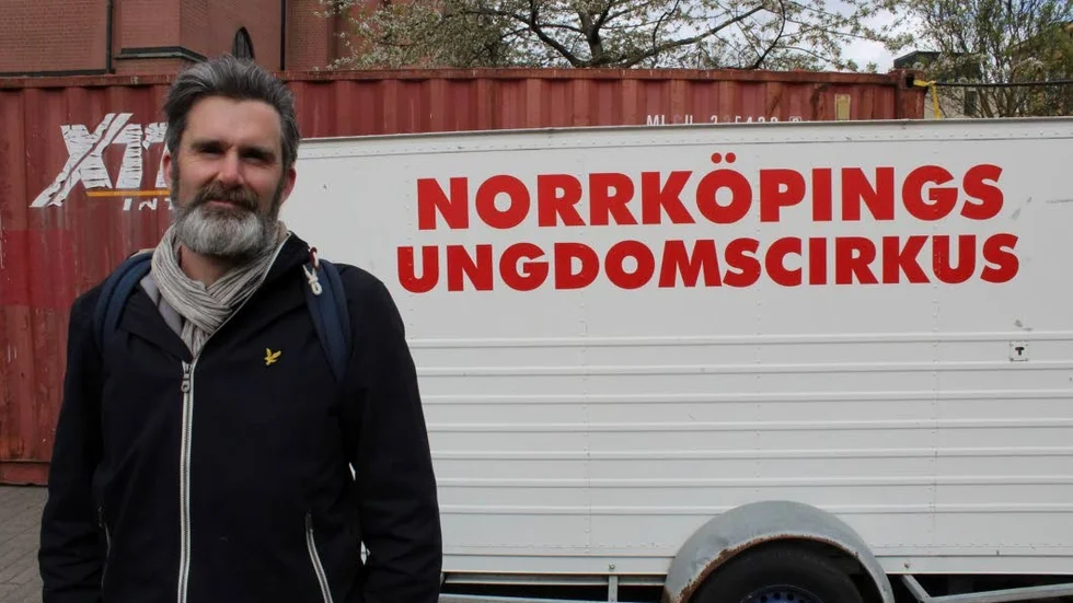 Cirkusskola. - I sommar ska vi ha cirkusskolor i Västervik, Norrköping och Finspång, berättar Erik Wallsten hos Norrköpings ungdomscirkus.