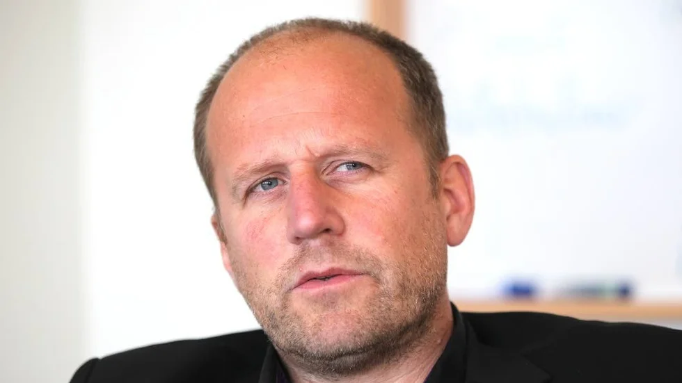 Lång tid. Kommundirektör Anders Axelsson har under lång tid försökt få till en lösning angående den hyrestvist som finns mellan Reijmyre glasbruk och kommunen.