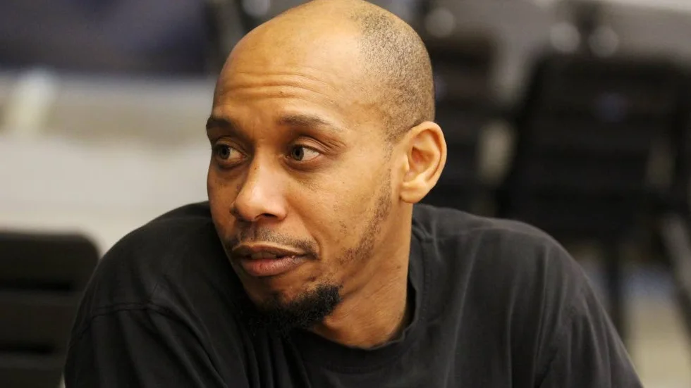 Fokuserad. Johnell Smith, 37, gillar att spela med goda vännerna Mikael Lindquist och Joakim Kjellbom. Trions dröm: SM-guld.