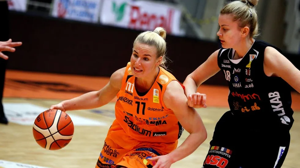 Frågetecken. Matilda Claesson har varit sjuk och är osäker till spel i kvällens match.