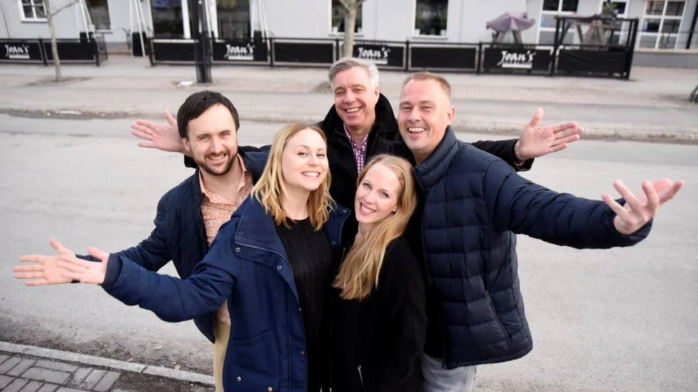 Nya Ståpäls. Snart är det dags för comeback för Ståpäls som består av Ola Palmkvist, Christer Karlsson, Glenn Pettersson, Veronica Blom och Maria Johnson.