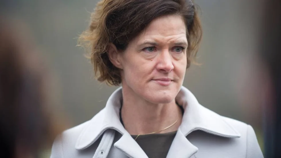 Märkligt. Politik är svårt; så är det. Men gör inte Anna Kinberg Batra det lite extra svårt för sig? Alla tycks vara sura just nu.