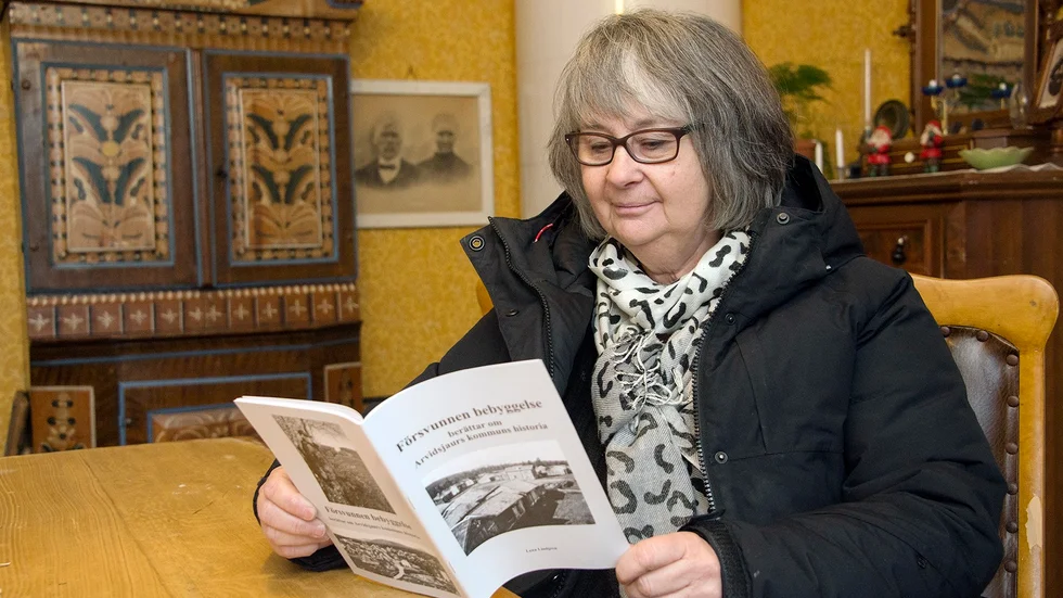 Blickar bakåt. Lena Lindgren har fördjupat sig i försvunnen bebyggelse som berättar om Arvidsjaurs kommuns historia, ett projekt som nu resulterat i en bok.