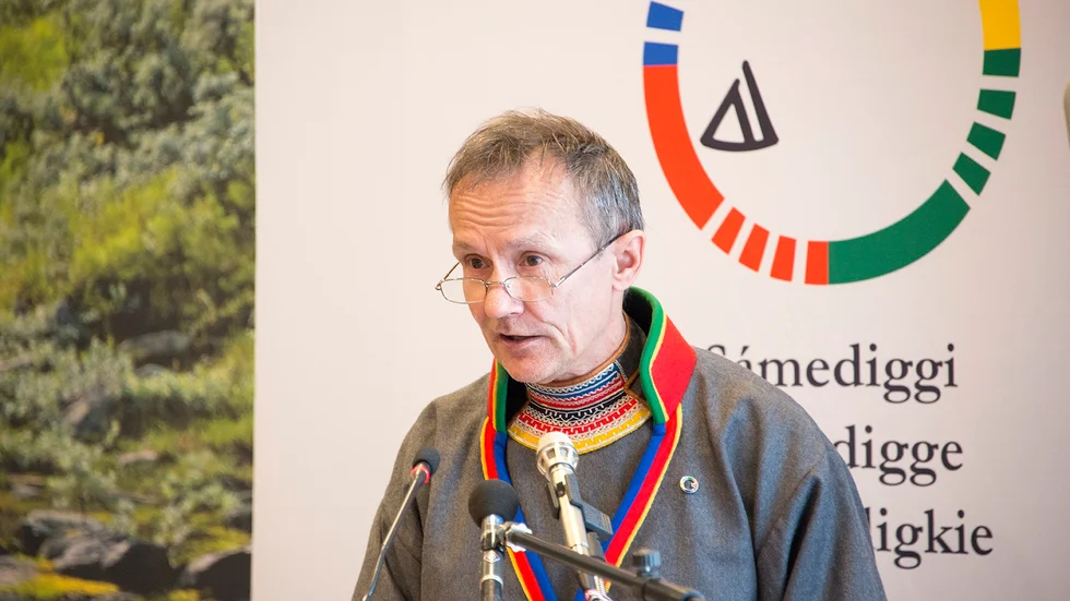 Håkan Jonsson, Sametingets styrelseordförande, är medveten om problematiken kring våldsoffer i tystnadskultur. Han anser dock att frågan måste hanteras på ett annat sätt än att visa filmen Tystnaden i Sápmi på plenum.  Foto: GÖRAN WESTERLUND.
