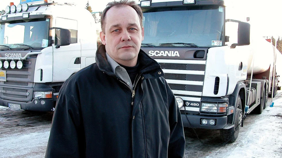 Fler tankstationer på gång. Per-Erik Jakobsson säger att det mesta talar för att de två tankstationerna är igång redan kring midsommar.
