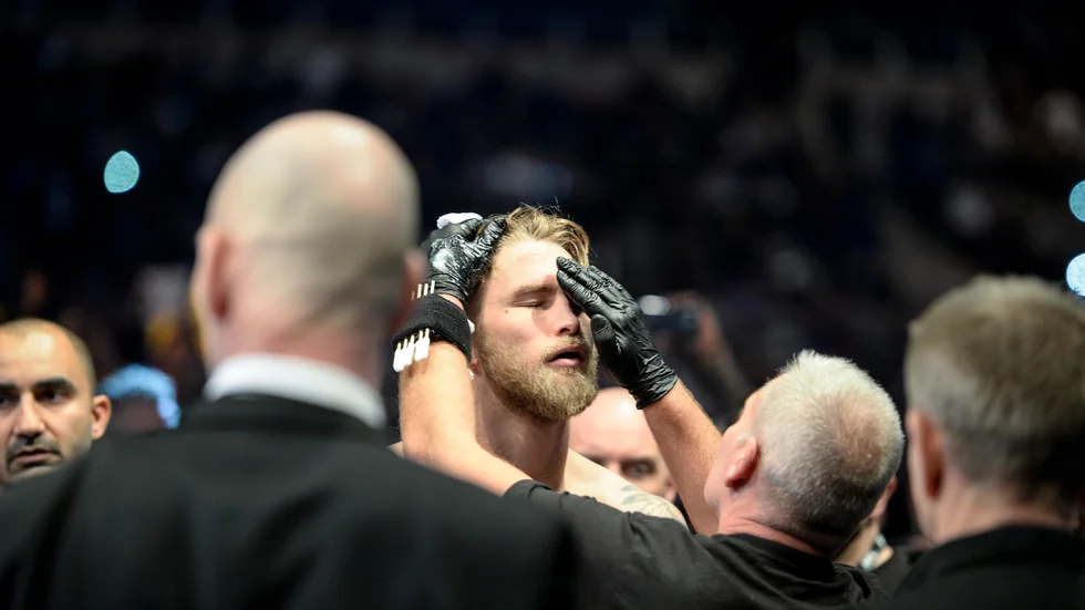 Svenske Alexander "The Mauler" Gustafsson i samband med den lätta tungviktsmatchen mot Anthony "Rumble" Johnson från USA under MMA-galan UFC Fight Night Stockholm i Tele2 Arena. Gustafsson förlorade matchen. Foto: Jessica Gow/TT