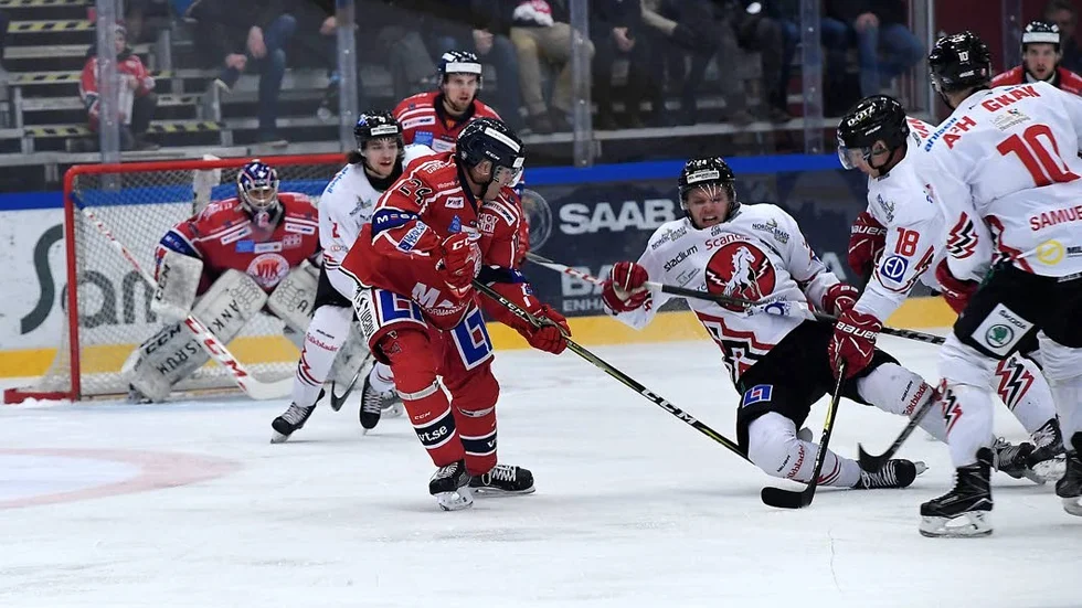 Jonas Fransson hade en del att göra i VIK-kassen.