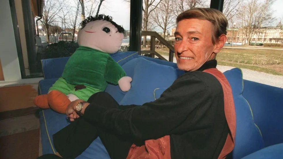 Gunilla Bergström med sin skapelse Alfons Åberg.