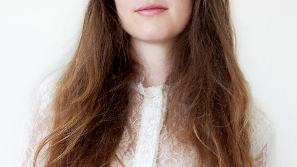 "Alla kan bli som Axel", menar Caroline Donath som spelar "Axel von Fersens charmkurs" på Löfstad slott imorgon onsdag.