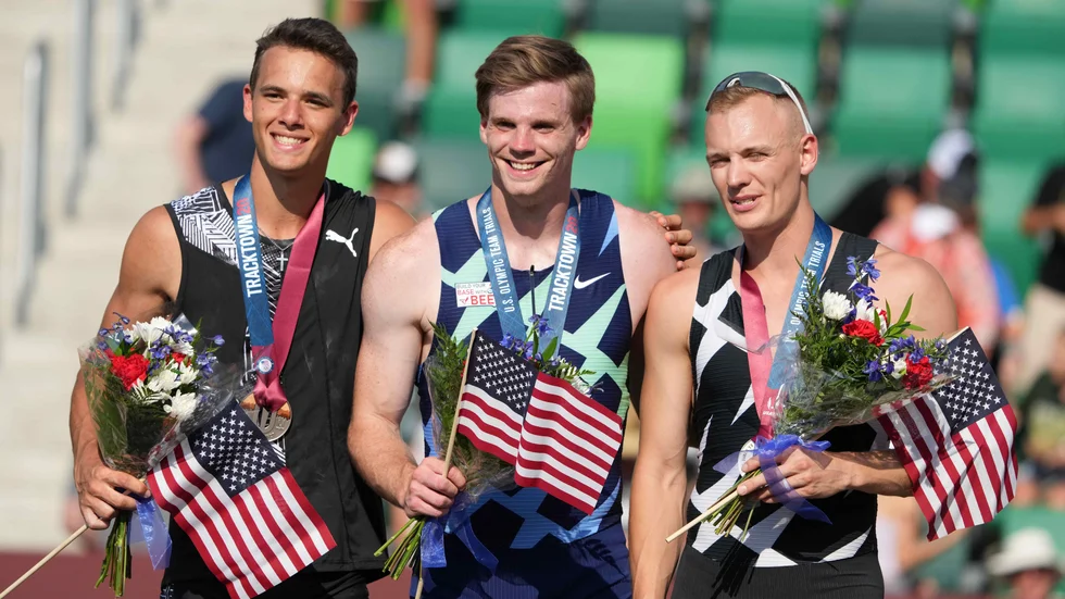KC Lightfoot (t.v), Chris Nielsen och Sam Kendricks (t.h) efter de amerikanska uttagningarna till OS i Tokyo 2021. 