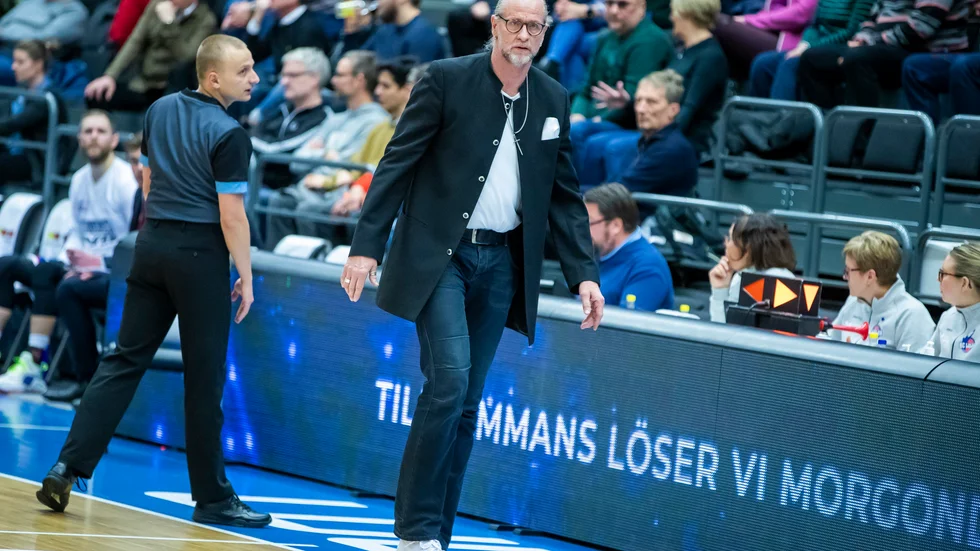 Torbjörn Gehrkes Köping premiärspelar i Luleå energi arena.
