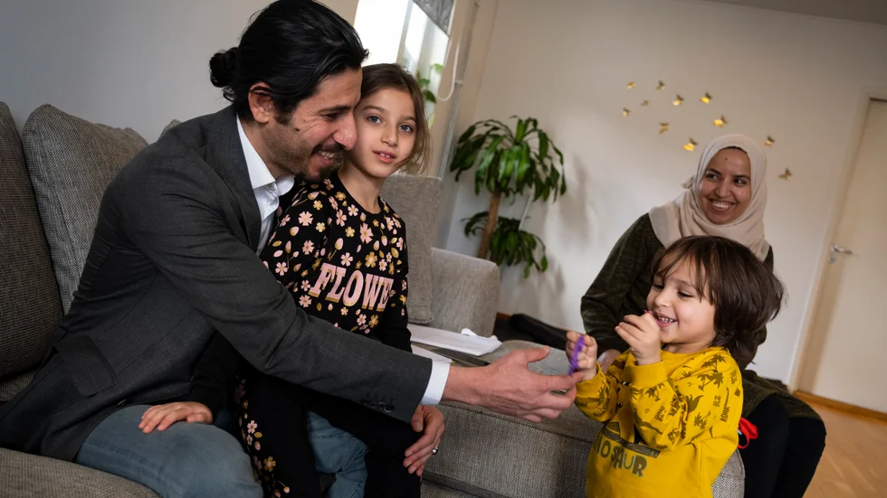 Mohammads familj har etablerat sig i Sverige. Dottern Noor var bara fem månader när hon kom till Sverige. I dag går hon i förskoleklass. Hans fru Soad tar körlektioner och ska snart börja jobba igen efter att ha varit hemma med lillebror Teym.