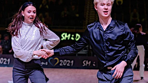 Valdemar Selgeryd och Amanda Berglind dansade hem silvermedaljen i Boogie Woogie och ett brons i buggen under SM-tävlingar i Uppsala.