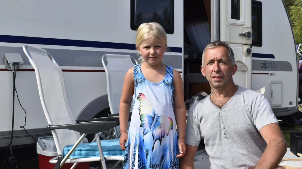 Frank och Benedikte Stensö från Norge, tycker det vore tråkigt att inte komma in på campingområdet. 