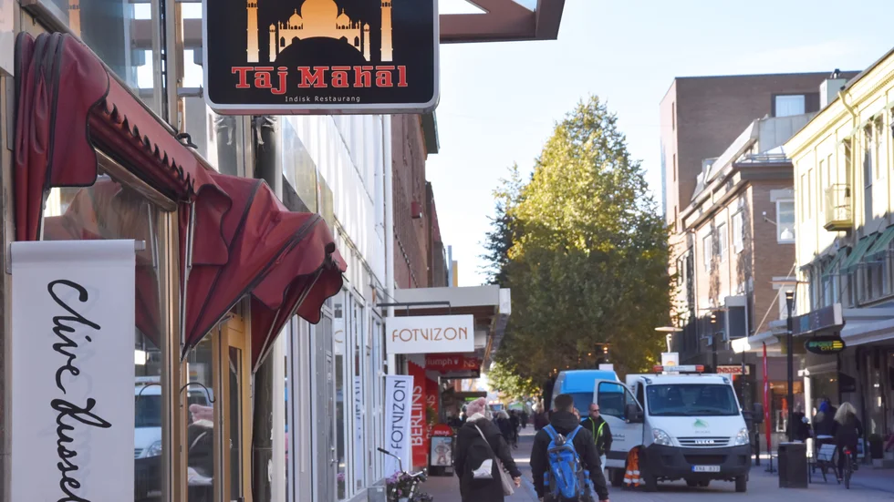 Restaurangen miste sitt hyreskontrakt när aktiviteten i källaren uppdagades. Skebo vill föra dialog med ägaren och komma överens om ett snabbt avslut, men han har inte återkommit med några svar.