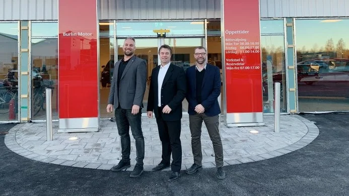 Jakob Ederlöf, platschef på Burlin Motor i Umeå, Thed Bergsten, servicemarknadschef och Andreas Hedström, försäljningschef.