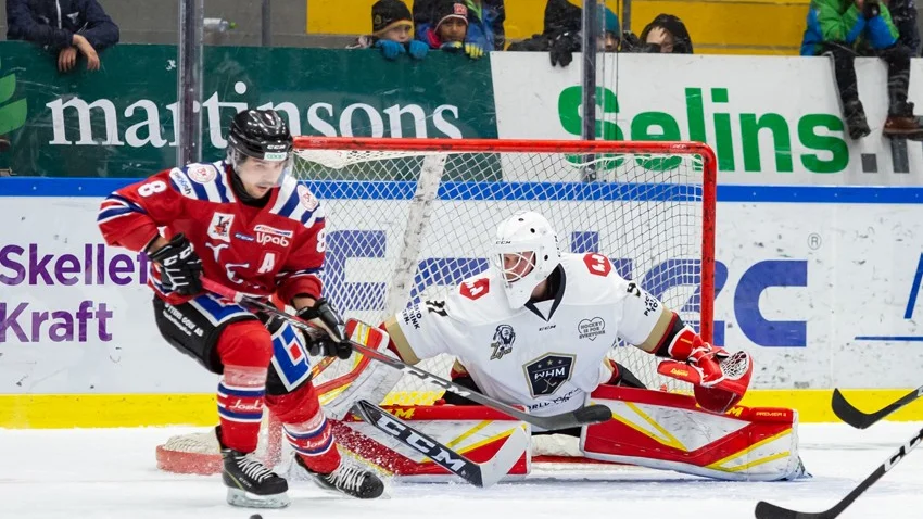 Missade chansen. Anton Tano tvingades utgå och kunde inte personligen ta emot priset från Niclas Lidström.
