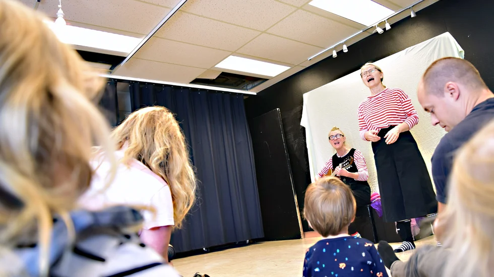 Anita Risberg och Anna Sundqvist, dramapedagoger på kulturskolan.