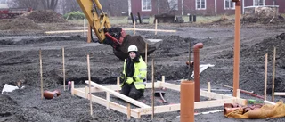 Ett halvår försenat - bygge på Karlgård är igång