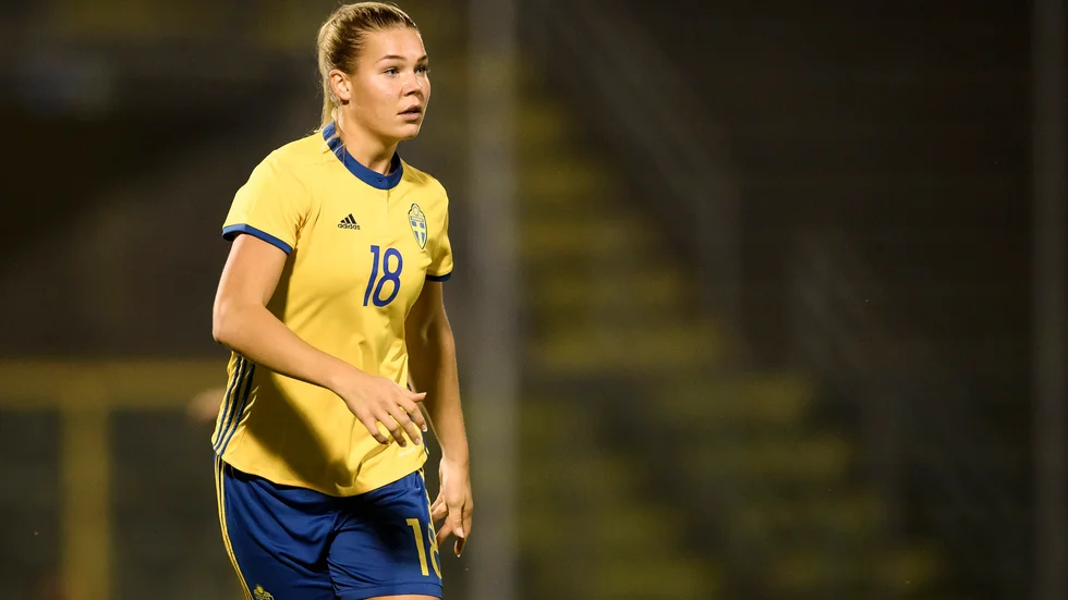 Sveriges Nina Jakobsson under tisdagens fotbollslandskamp mellan Italien och Sverige på Stadio Giovanni Zini i Cremona.