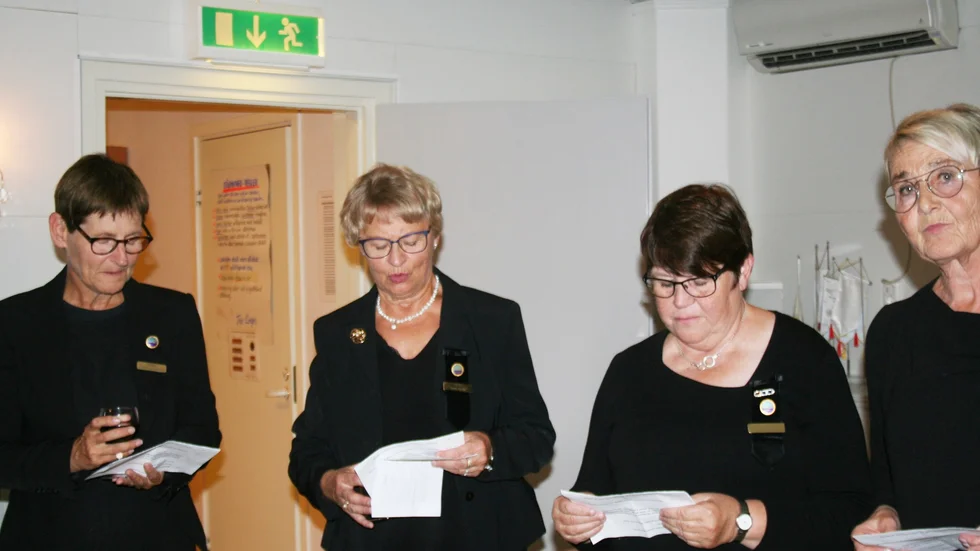 Fyra systrar i Rebeckalogen Nr 12 Morgonstjärnan  har mottagit II-graden. Det var en högtidlig och stämningsfull invigning. De som mottog graden var från vänster Cathrine Rudholm, Barbro Åström, Birgitta Karlsson och Gun Mannberg.
