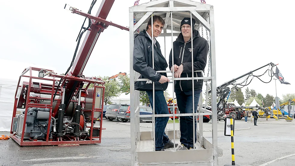 Räddade. Andreas Nyström och Jonas Stenberg från Bergteamet förevisar sitt mobila räddningsspel för gruvschakt.