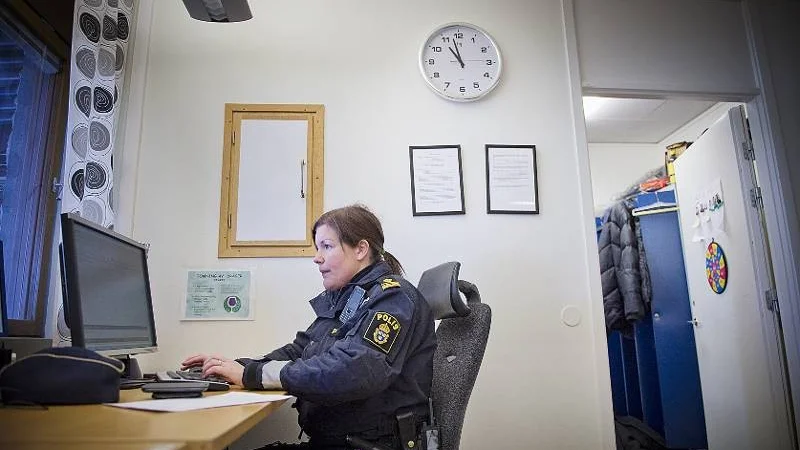 10:57 Stationen. Rapporteringen tar en hel del av arbetstiden för Caroline Lindgren och hennes kollegor.