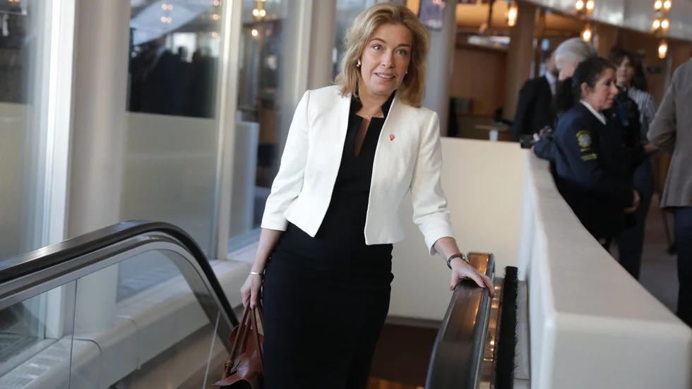 Annika Strandhäll (S), på väg in i eller ut ur regeringen?