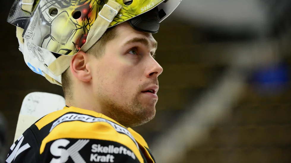 Stjärnmålvakten. Joni Ortio och AIK reser till Kärpät för att spela i Uleåborg i Finland. Målvakten trivs bra med livet i klubben och ser fram emot sin andra säsong på svensk mark. Foto: Robert Granström/TT.
