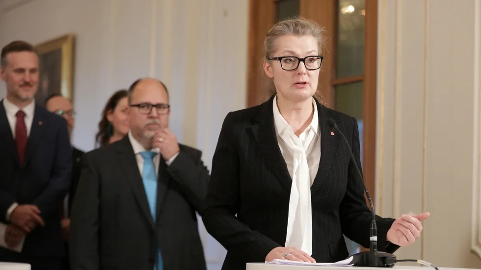 Lina Axelsson Kihlblom (S) är ny skolminister. Hon tar ställning emot vinster i välfärden: "Skattepengarna ska gå till eleverna och inget annat".