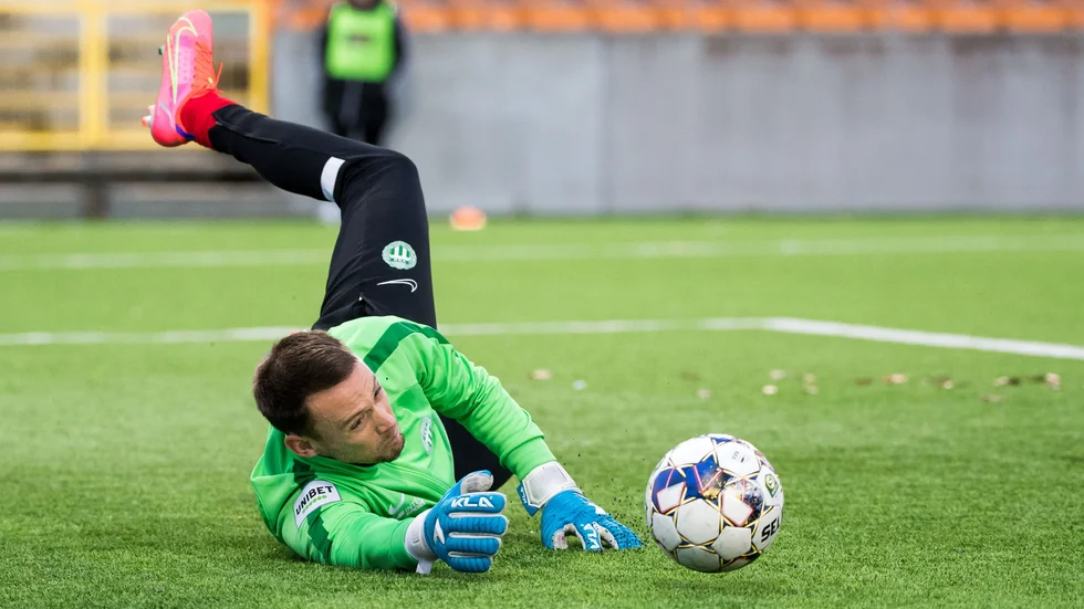 Anton Fagerström och hans Västerås SK spelade 2-2 mot topplaget Helsingborg och säkrade därmed nytt kontrakt.