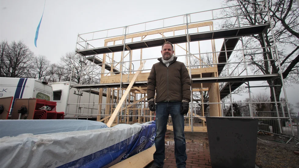 Glassbaren ska bestå av två våningar. Det övre planet kommer användas som kontor och lagerutrymme. Glassen kommer serveras på nedre plan. Det berättar ägaren Rasmus Johansson.