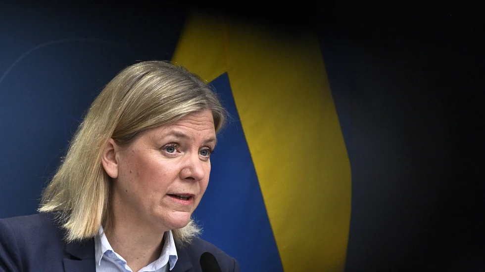 Magdalena Andersson försöker nog hålla på säkerhetsavståndet till Vänsterpartiet. 