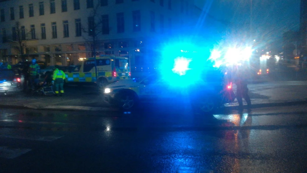 En person avtransporterades med ambulans till Mälarsjukhuset efter trafikolyckan.