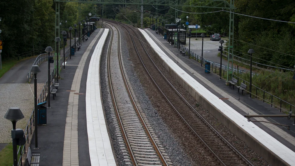 Bygg bort flaskhalsarna på Ostkustbanan istället för att satsa höghastighetsbanor, skriver Jacob Kilström.