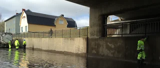 Stor vattensamling på E4 i centrum