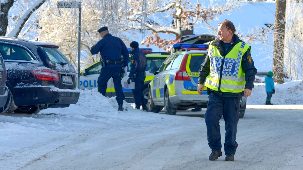 Alla vill ha mer resurser, men inte betala mer i skatt, konstaterar skribenten.