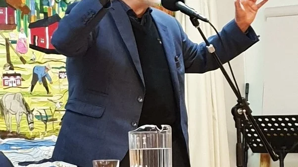 Författaren Bengt Pohjanen berättade på PRO:s berättarkafé i Luleå.